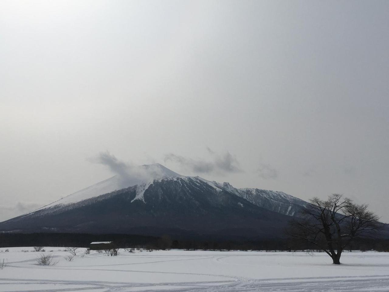 温泉ゲストハウス やすもり 本館 Hachimantai  Extérieur photo